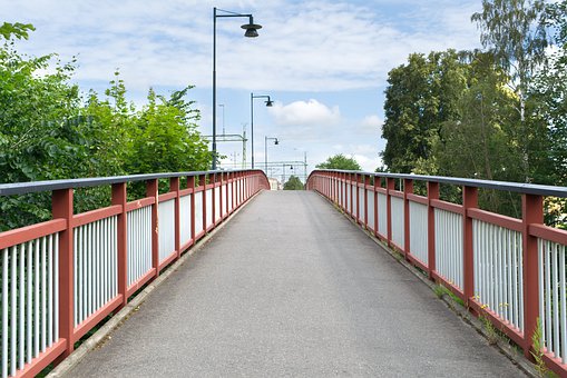 Isolatorer kan bli till broar istället för avfall